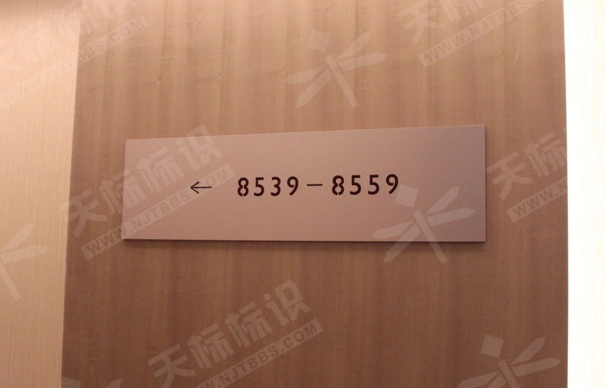 ƽ���N����(bi��o)�R(sh��)��805